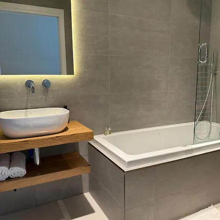 Mercury Tower High End 1bdr Flat *